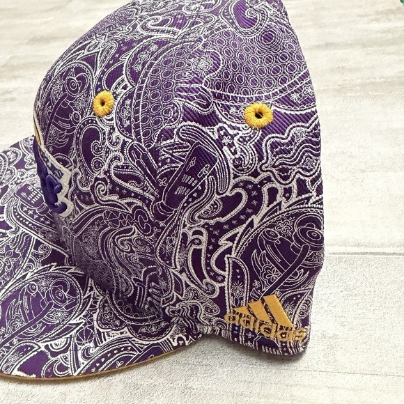 Los Angeles Lakers Adidas Fitted Hat Size 7 3/4 7.25 AOP Paisley All Over Print - Picture 12 of 16